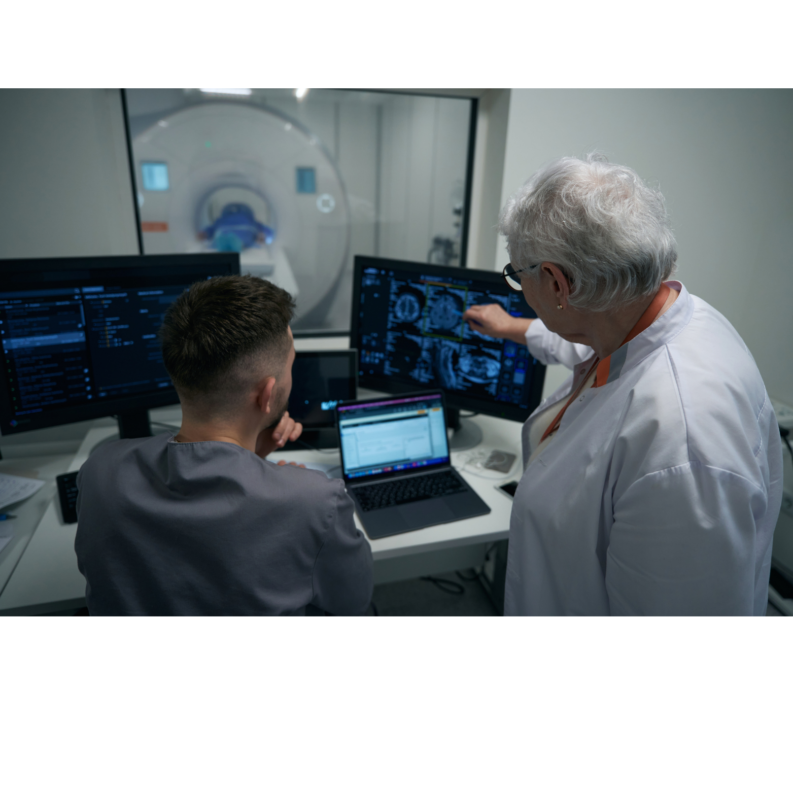 Historias de éxito: Veterinarios que han dominado la radiología